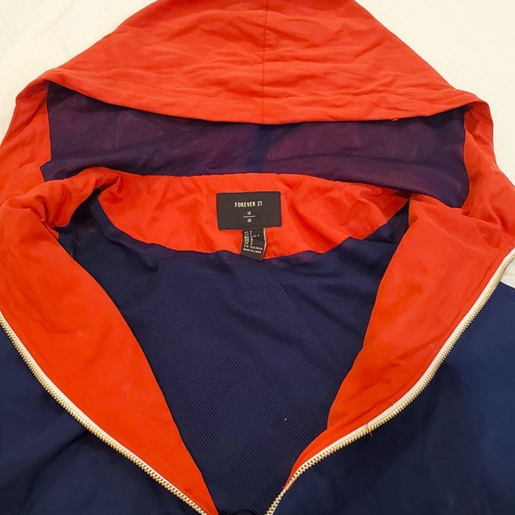 Forever 21 Windbreaker Hooded Jacket with Zipper Size Small red white & blue - Picture 4 of 4